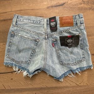 Levi’s 501 cut off shorts, mid rise size 25